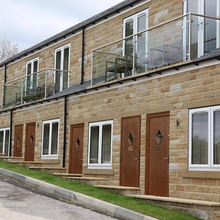 The New Hobbit Hotel Rooms Halifax Exterior photo