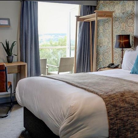 The New Hobbit Hotel Rooms Halifax Exterior photo
