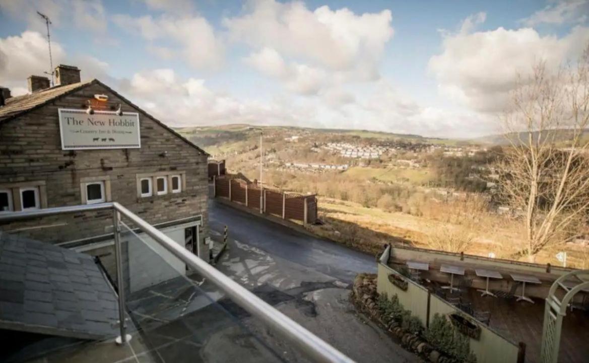 The New Hobbit Hotel Rooms Halifax Exterior photo